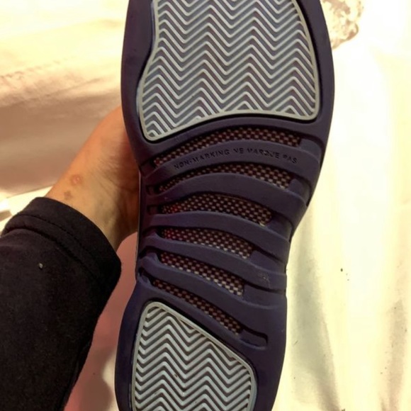 Worn once comes with box no creases or scuffs - Picture 5 of 7